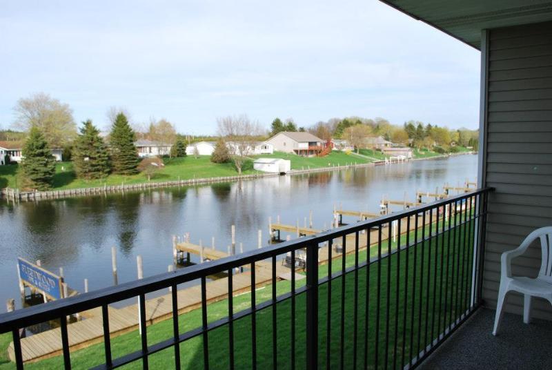 Fleetwood Inn Suites Cheboygan Dış mekan fotoğraf